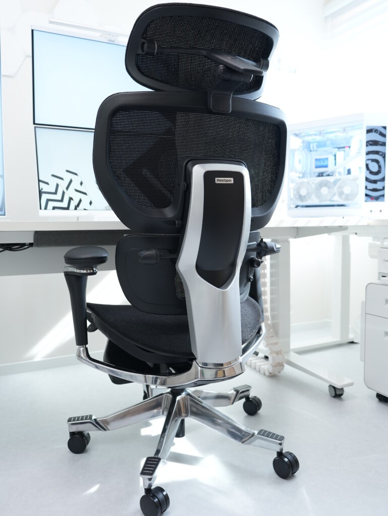 FlexiSpot C7 Morpherの左斜め後ろからの写真