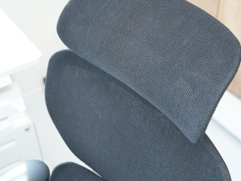 FlexiSpot C7 Morpherのヘッドレストの生地