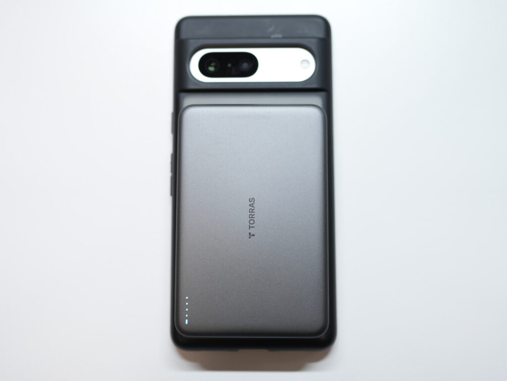 TORRAS MiniMag 10,000mAhモデルでスマホを充電開始1