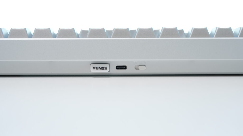 YUNZII AL80 2.4GHzのUSBドングルの収納場所