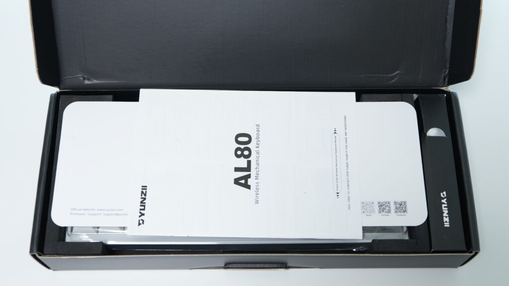YUNZII AL80 の箱を開けた写真