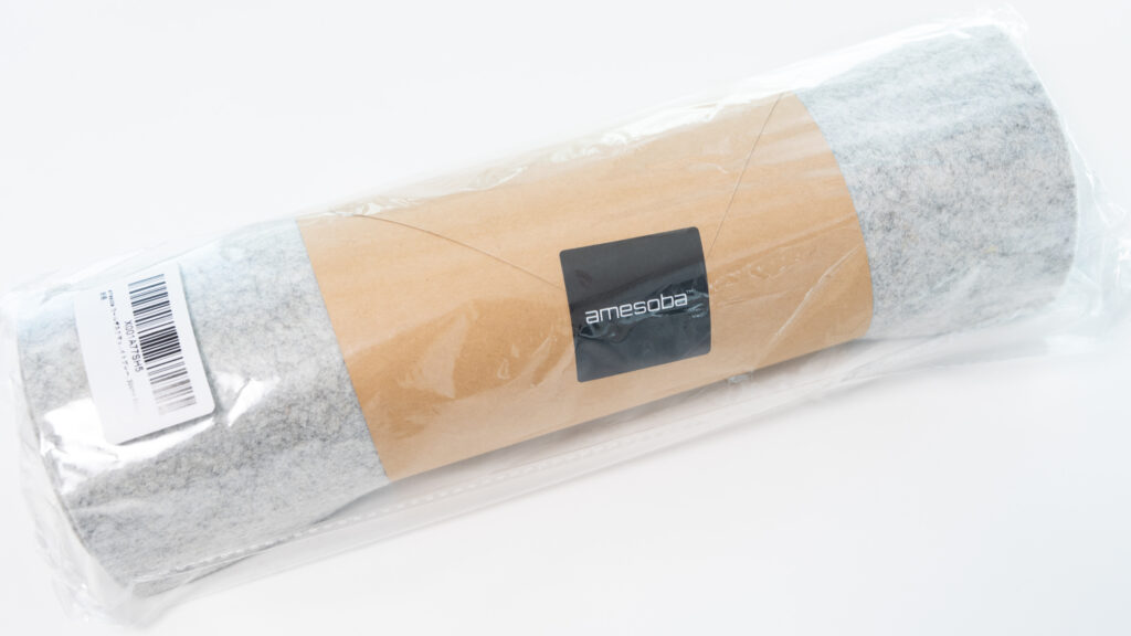 amesoba さらさら質感 ウール デスクマットの梱包状態