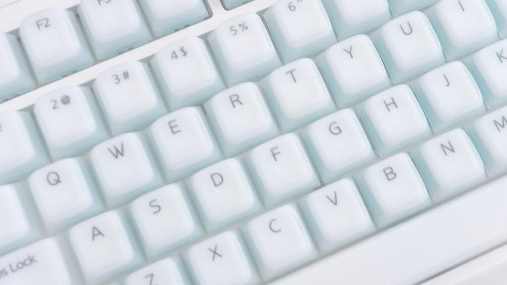 EPOMAKER G84 PROのキーキャップの接写