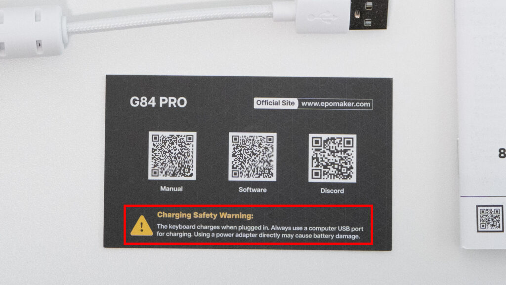 EPOMAKER G84 PROの関連QRコードが記載されたカード