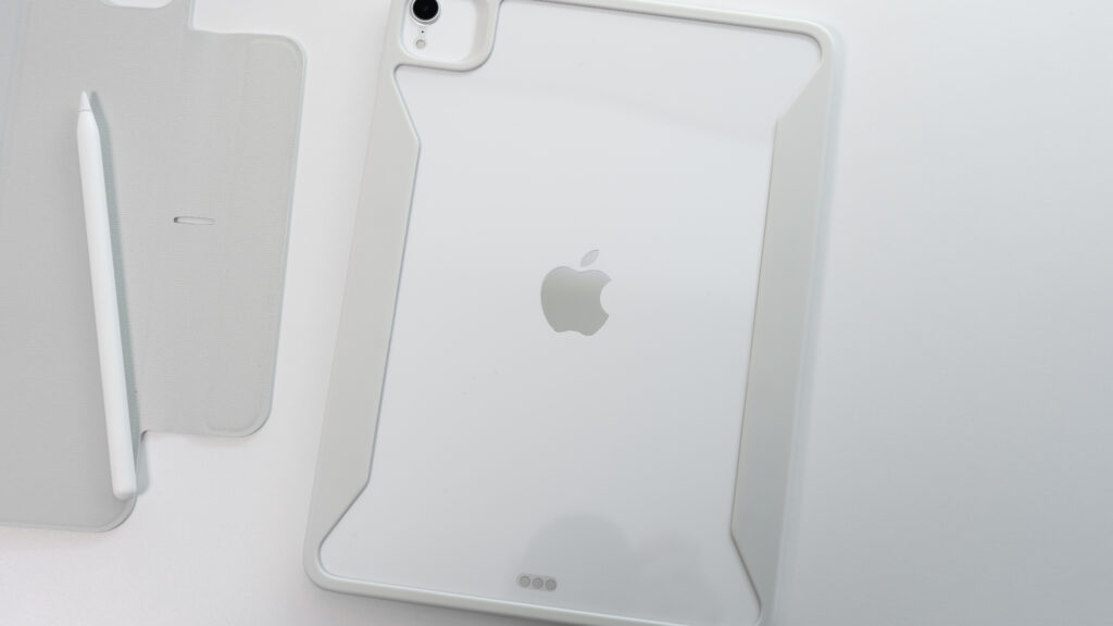 ESR Rebound 360の本体ケースの裏面は透明