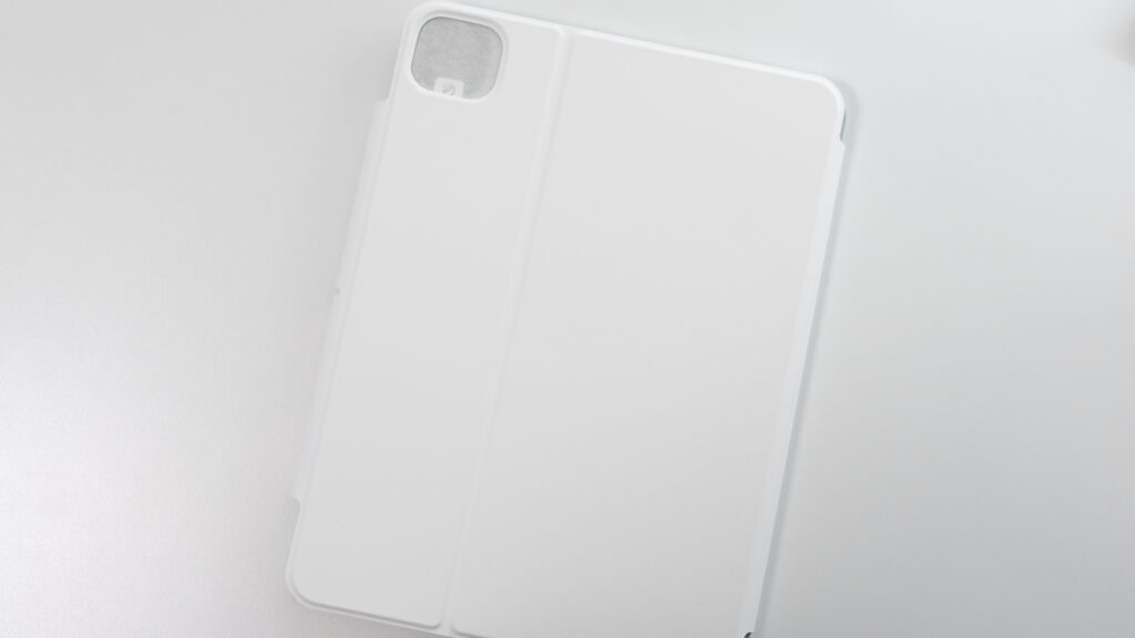 ESR Rebound 360のケース裏面