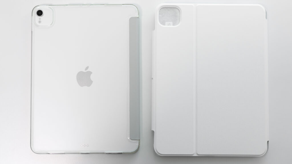 旧ケースとESR Rebound 360ケースの比較（裏面）