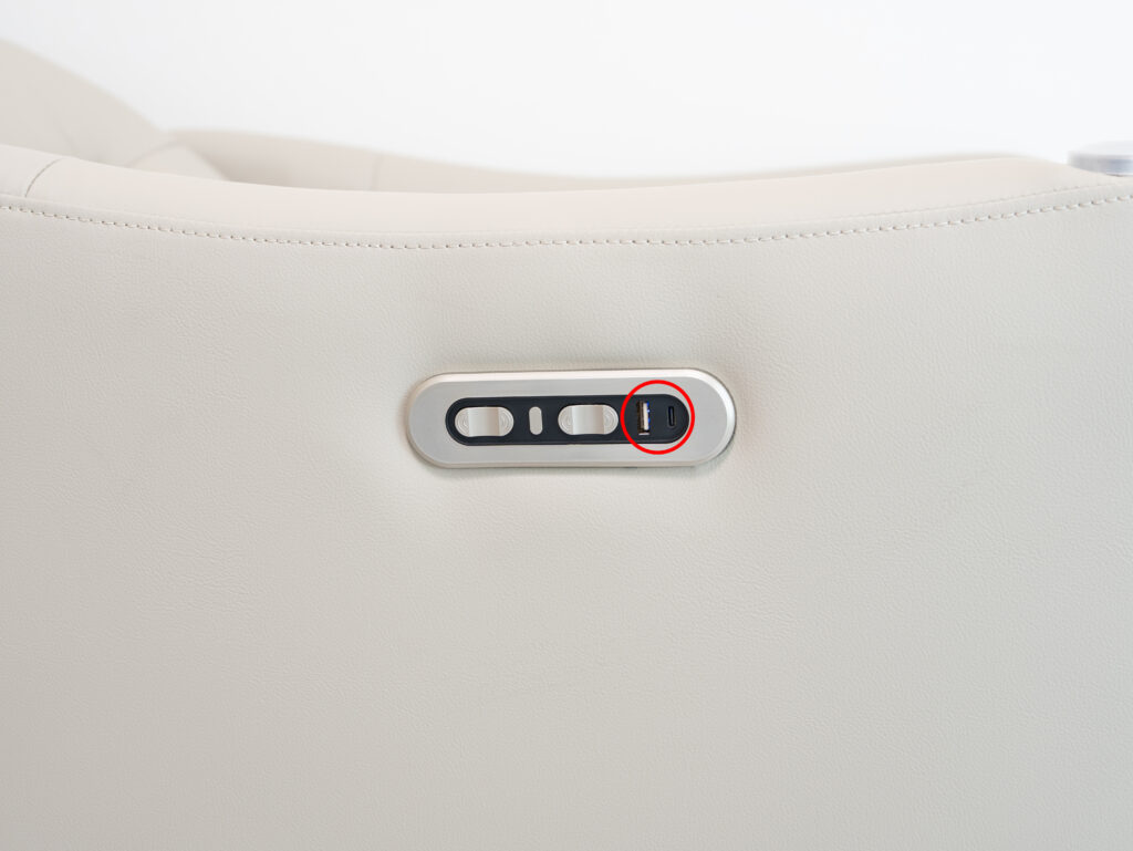 FlexiSpot Lune ProのUSBポート