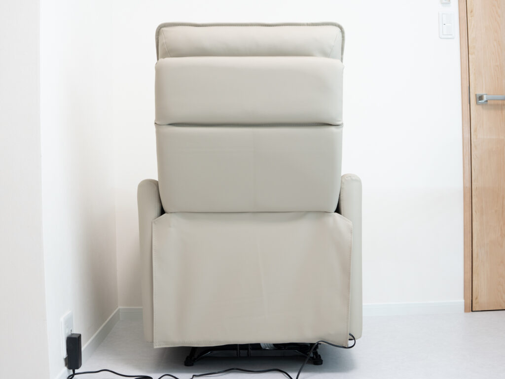 FlexiSpot Lune Proを後ろから撮影