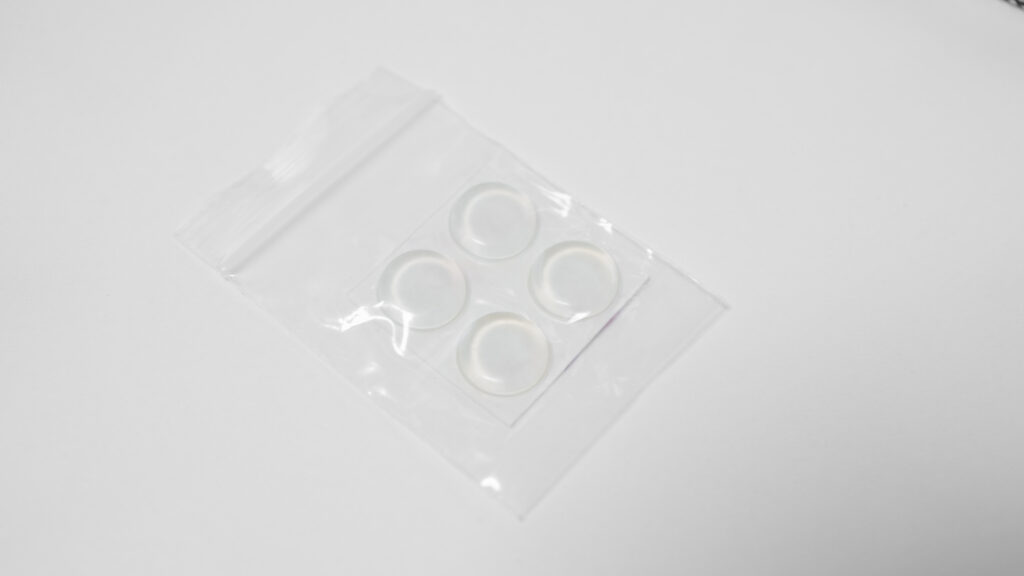 KEEBMAT 80HEに同梱するリストレストの高さ調整シール