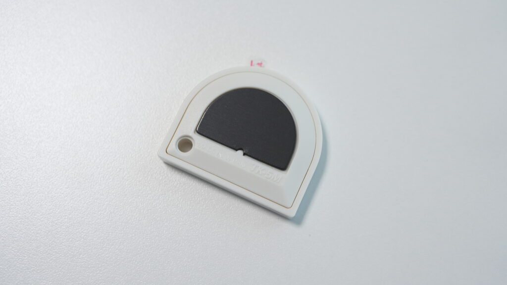 OLFA タッチナイフRの裏面にマグネット付属