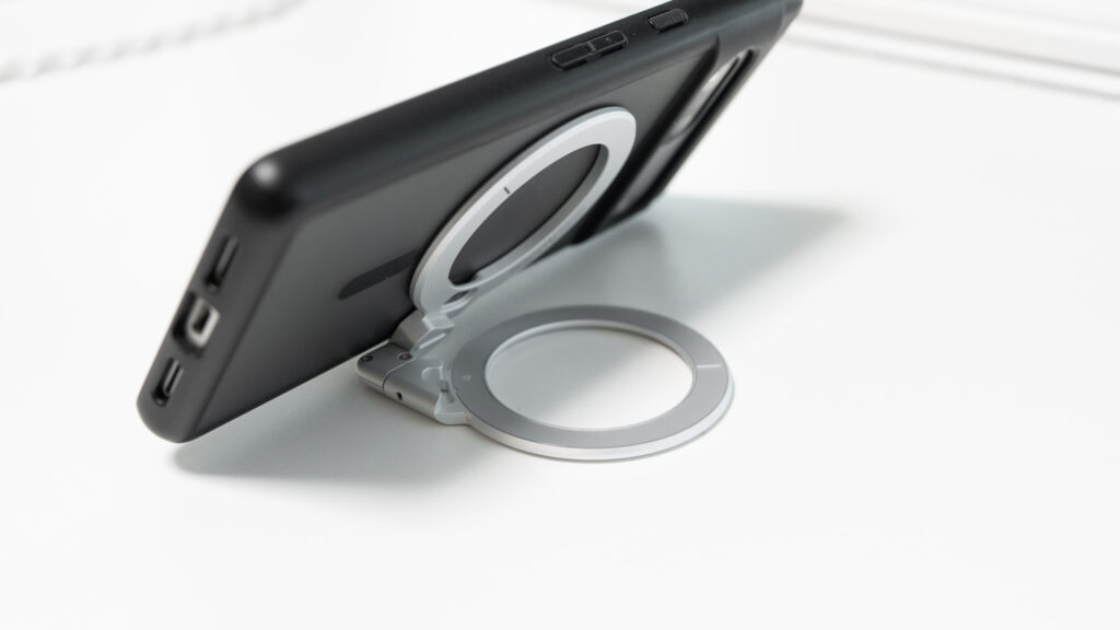 AULUMU G09をヒンジを右下にして取り付けて横置き