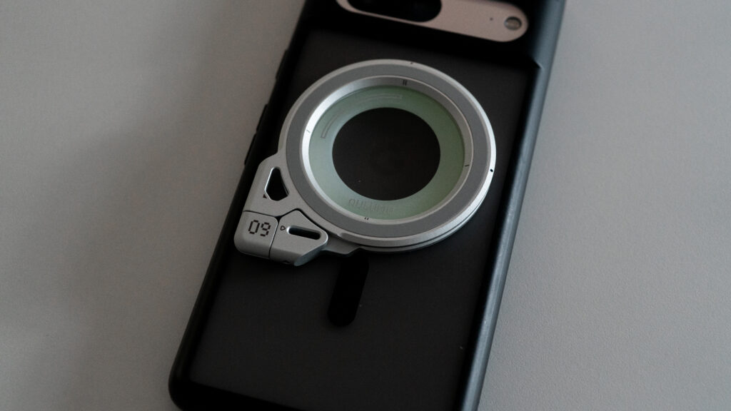 AULUMU G09に付属のシリコンリング(蓄光)が光る