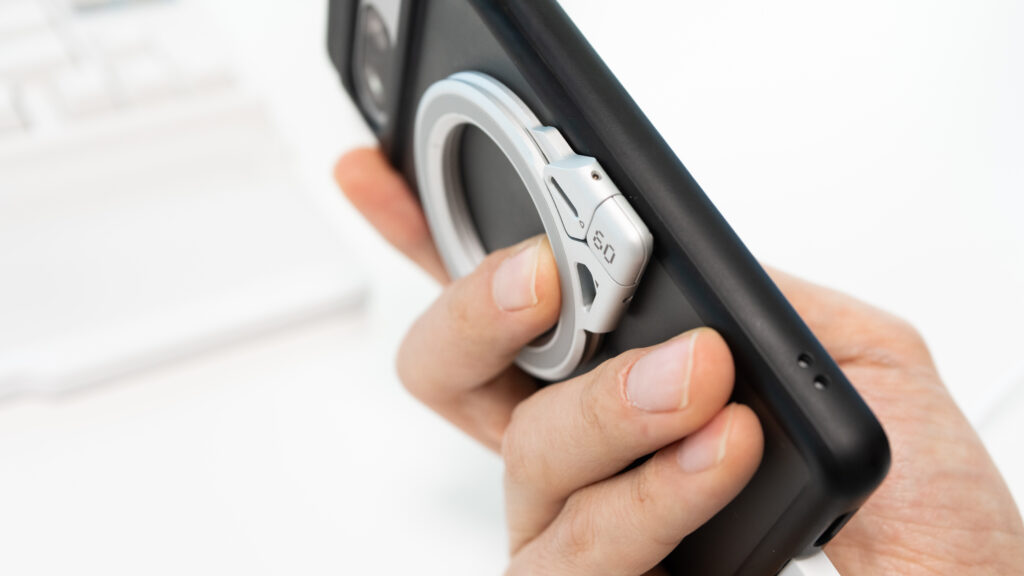 AULUMU G09【あり】のときのスマホの持ち方