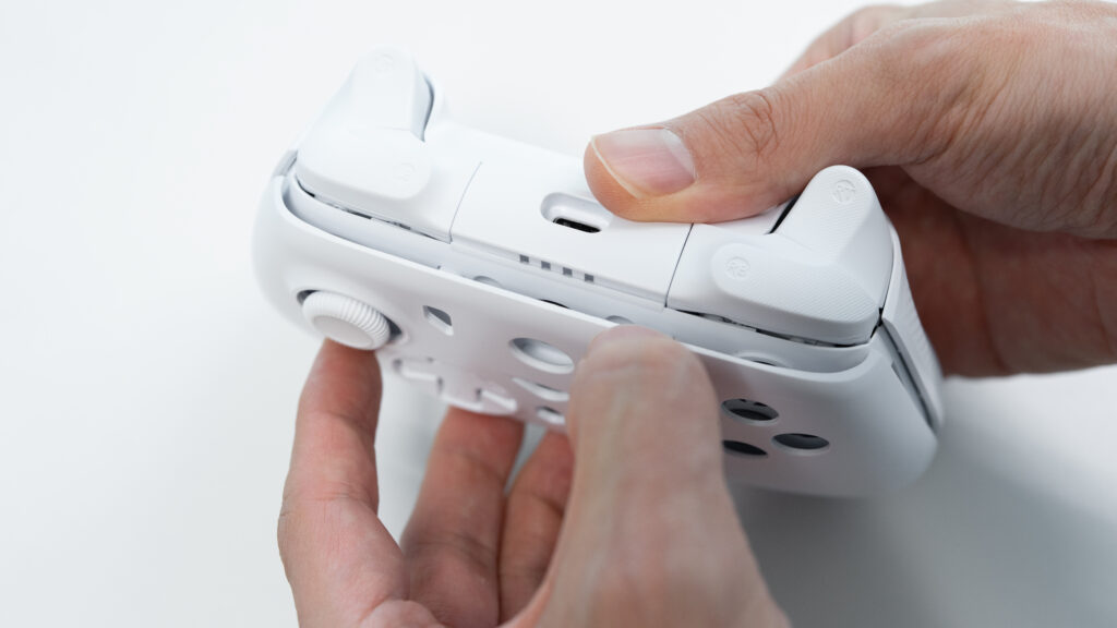 GRAPHT Omni Plusのトップカバーを開ける