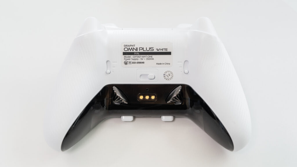 GRAPHT Omni Plusの持ち手の背面は黒