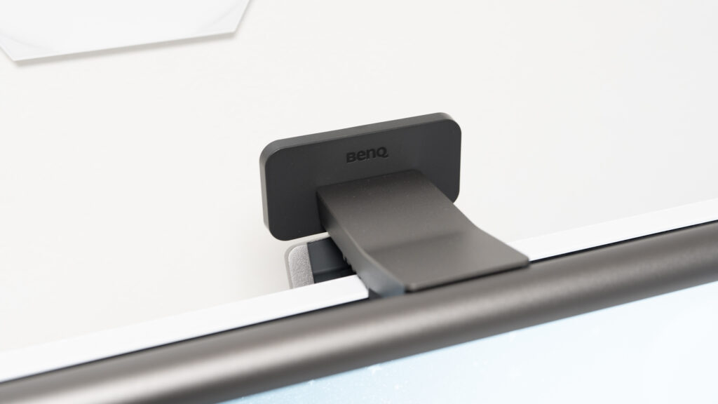 BenQ ScreenBar Halo 2のクリップ部分の色味