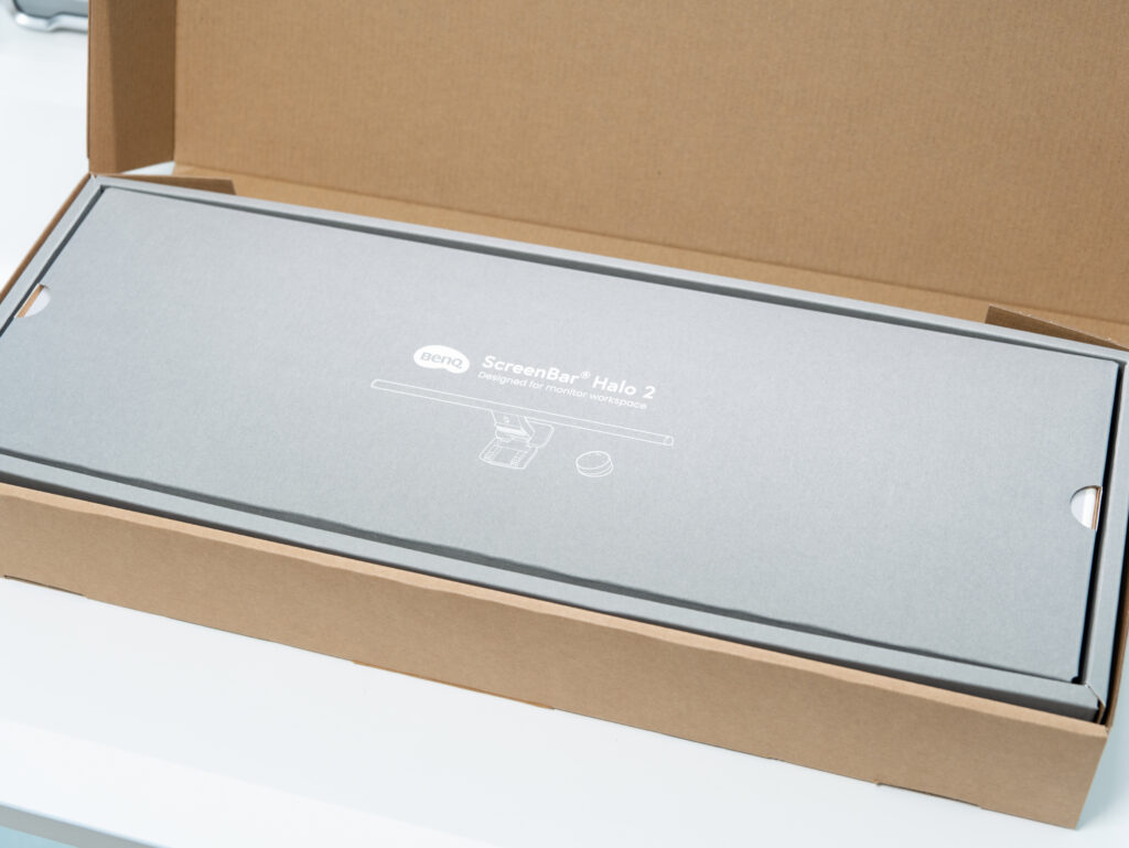 BenQ ScreenBar Halo 2の外箱を開封