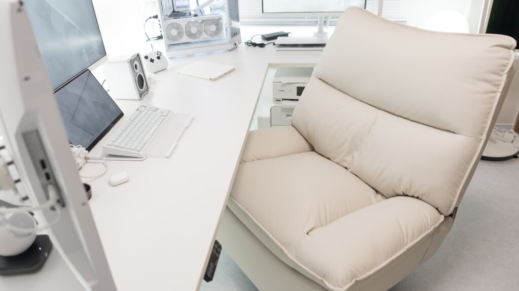 FlexiSpot Lotus Proの白の色味